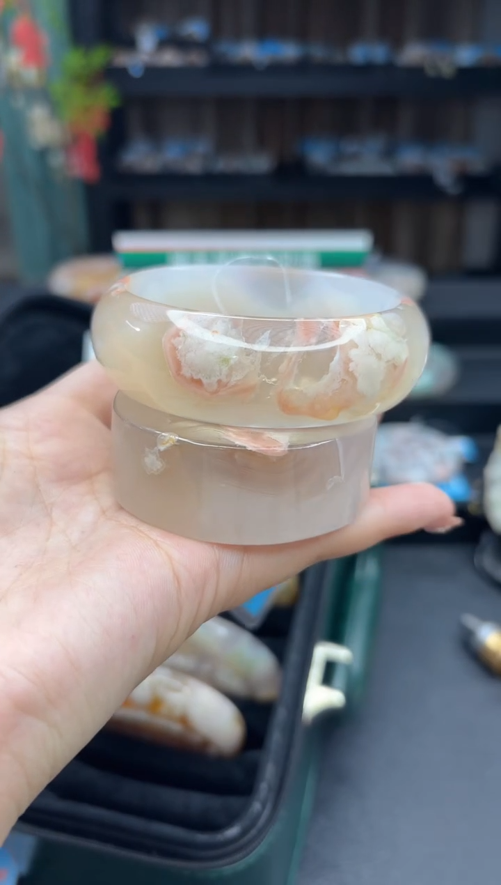 【闪购商品】石英质玉手镯未镶嵌891（61圈赠送镯心）