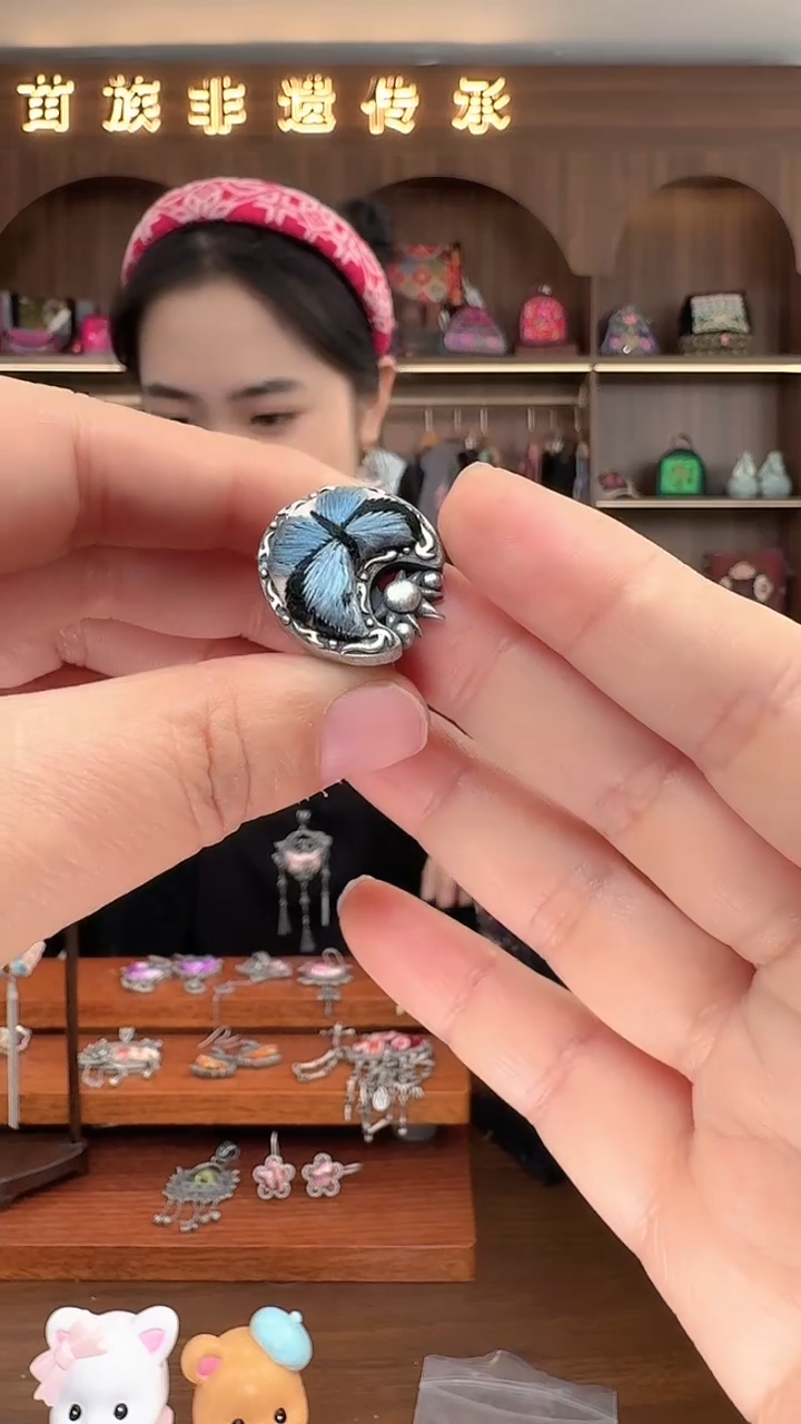 【闪购商品】织绣扶光苗绣传承152