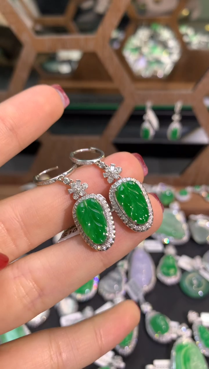 【闪购商品】翡翠吊坠(不含链)18K金镶嵌耳坠