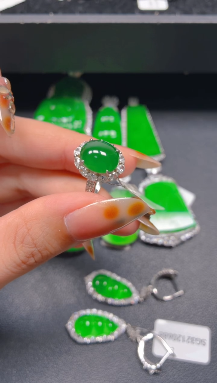 银S925镶嵌戒指翡翠1