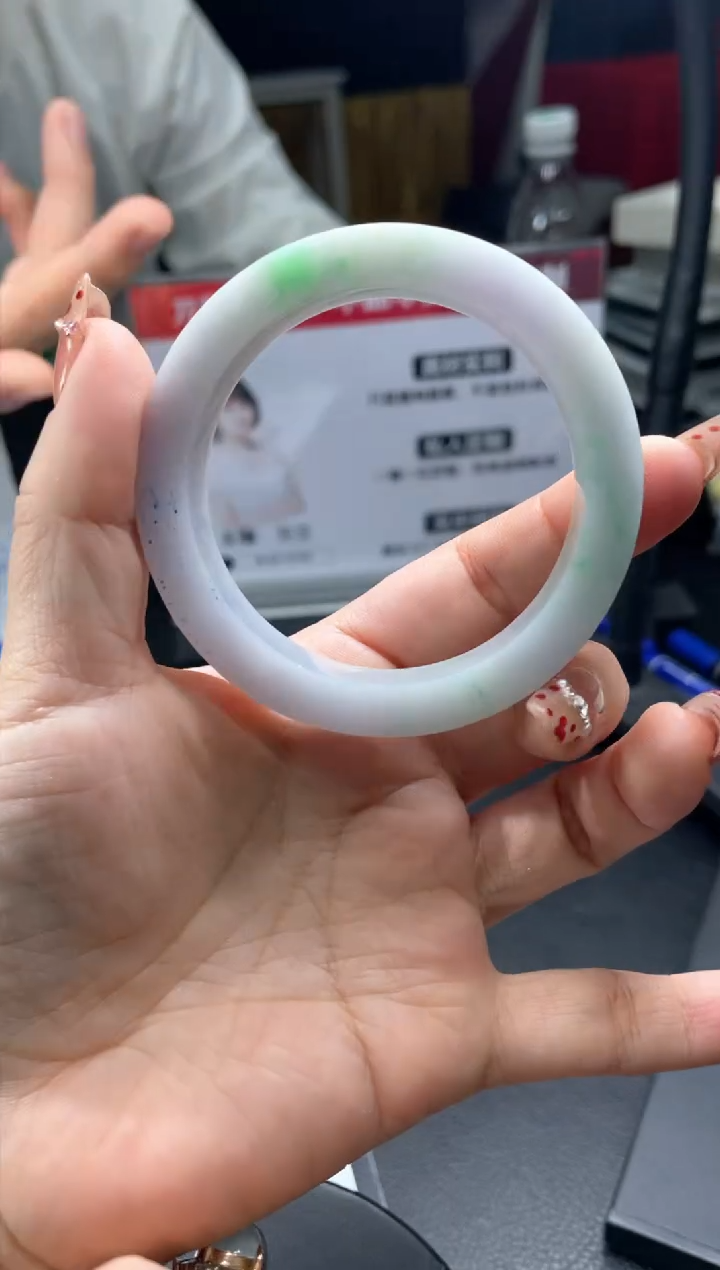 【闪购商品】定制翡翠手镯未镶嵌手镯DDH/发一件