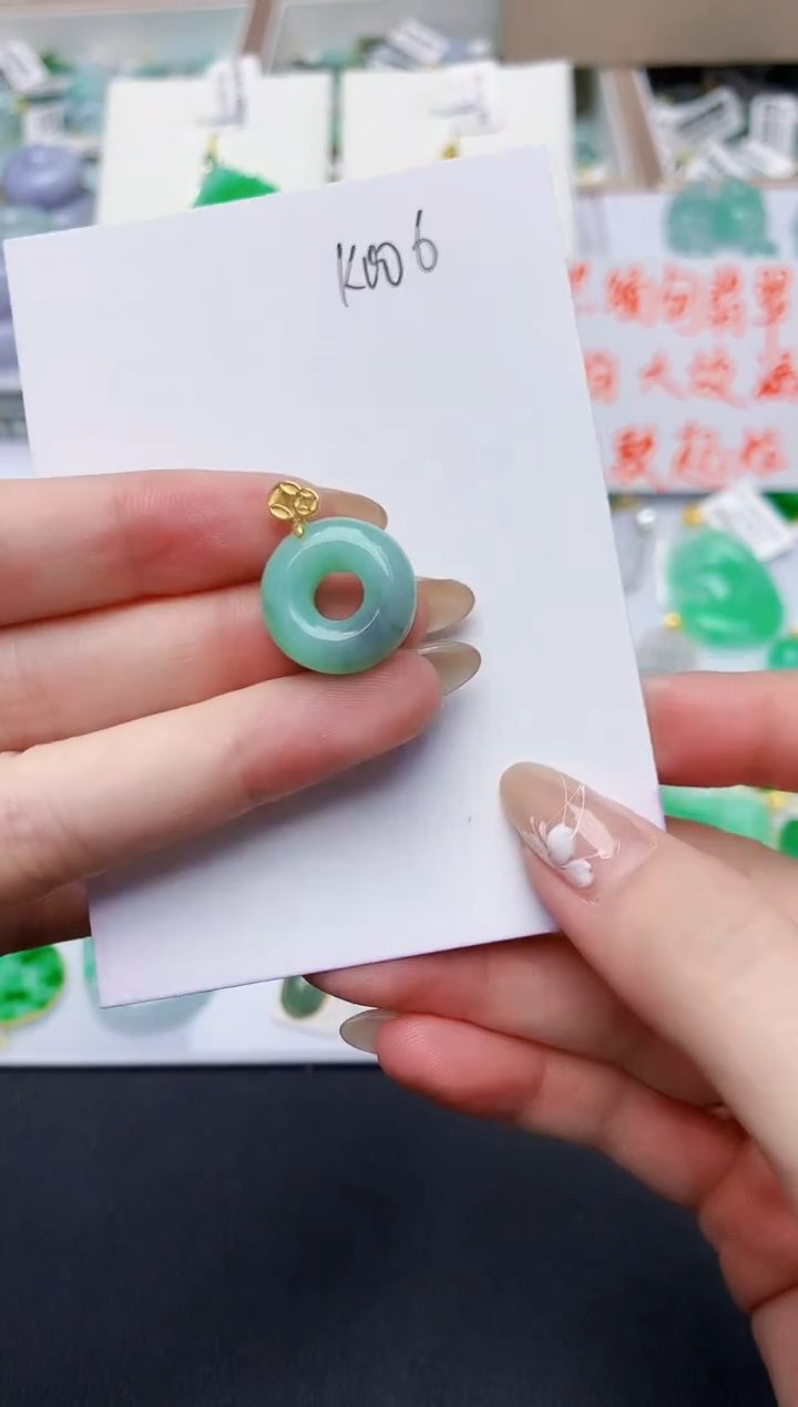 翡翠未镶嵌颈饰天然缅甸翡翠A货