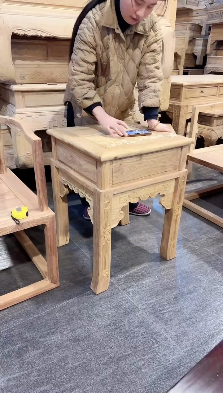 花梨木类家具边几（毛胚有白皮树结烂疤