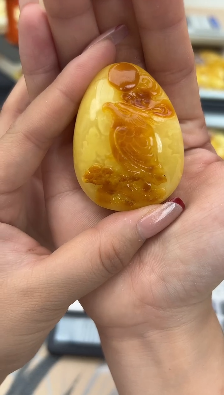 【闪购商品】琥珀裸石未镶嵌蜜蜡吊坠