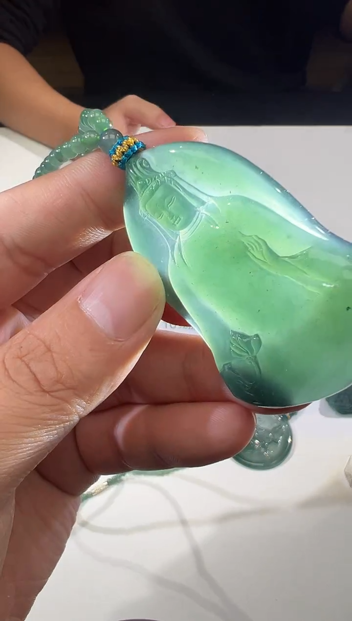 吊坠(不含链)未镶嵌翡翠观音