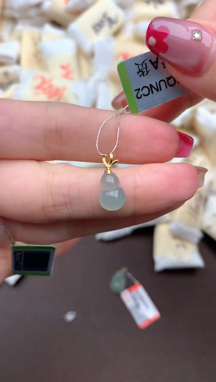 【闪购商品】翡翠挂件18K金镶嵌一 