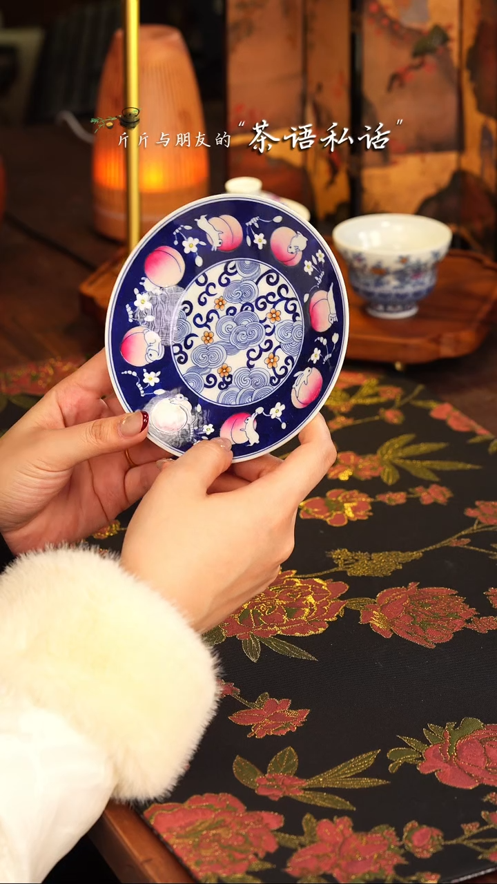 【闪购商品】卓君   斗彩  桃气兔   壶承