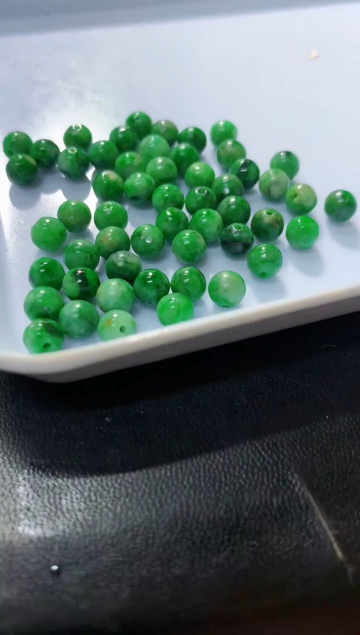 颈饰未镶嵌翡翠多样性发货其中一件