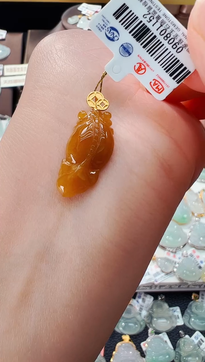 【闪购商品】翡翠吊坠(不含链)18K金镶嵌金鱼吊坠1152