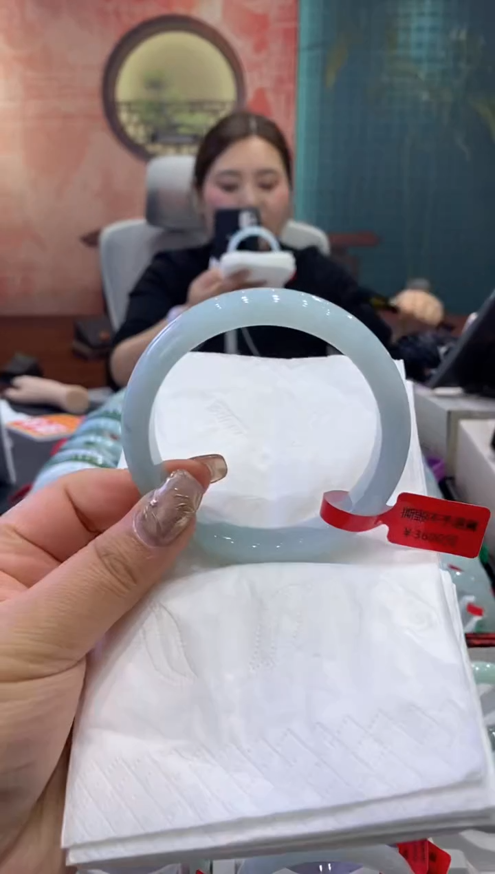 【闪购商品】翡翠手镯未镶嵌多人0011004