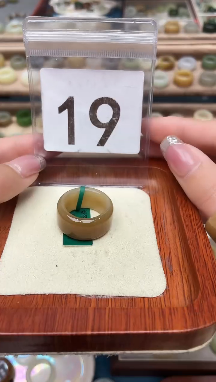 未镶嵌戒圈和田玉17号