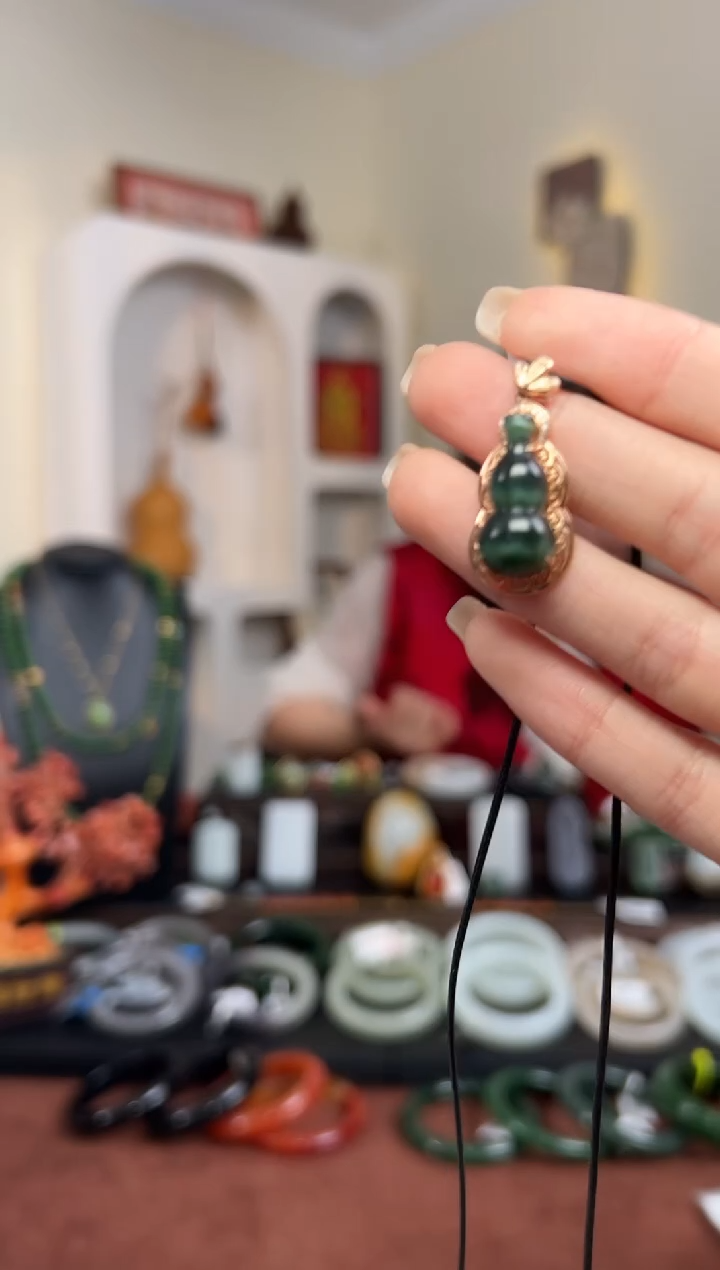 【闪购商品】和田玉颈饰18K金镶嵌猫眼葫芦