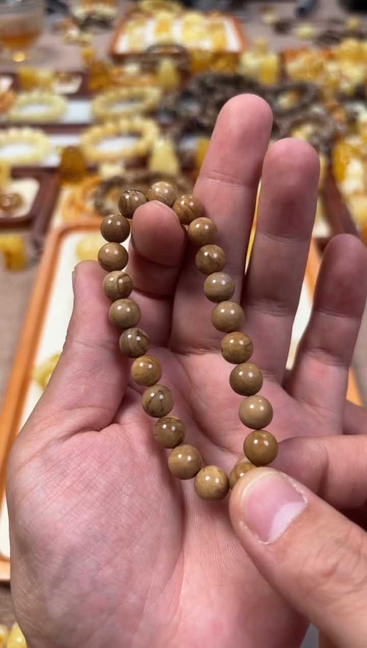 【闪购商品】琥珀裸石未镶嵌手串