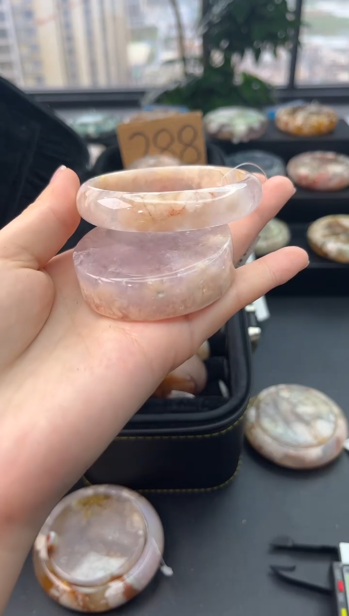 【闪购商品】石英质玉手镯未镶嵌赠送镯心（圈口55