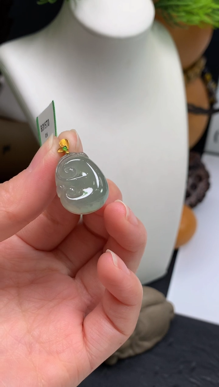 颈饰18K金镶嵌翡翠s**玲---121261