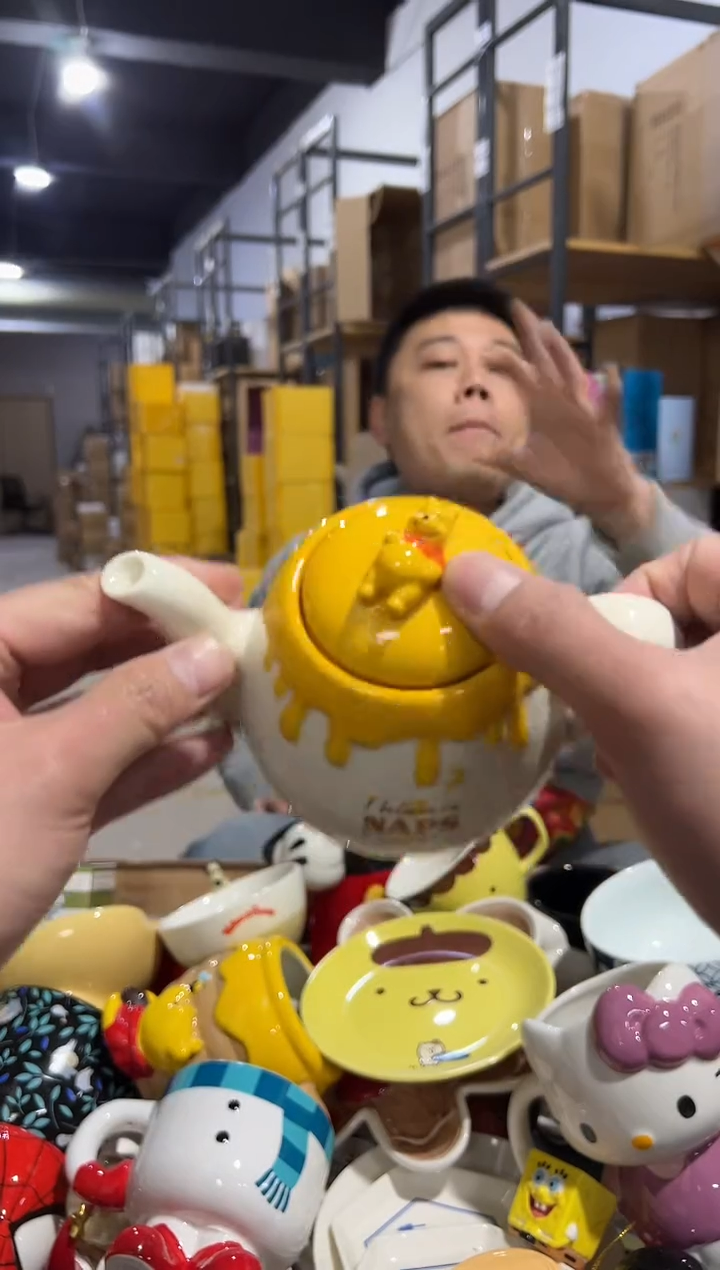 【闪购商品】杯原盒维尼蜂蜜茶壶