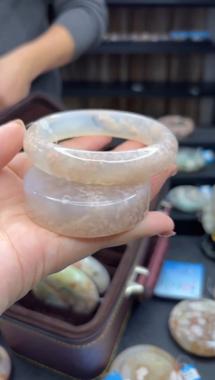 【闪购商品】石英质玉手镯未镶嵌2254（60圈赠送镯心）