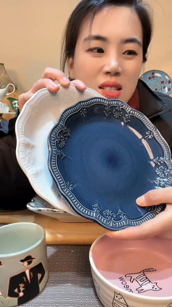 【闪购商品】瓷片2个8英寸盘 微瑕介意勿拍