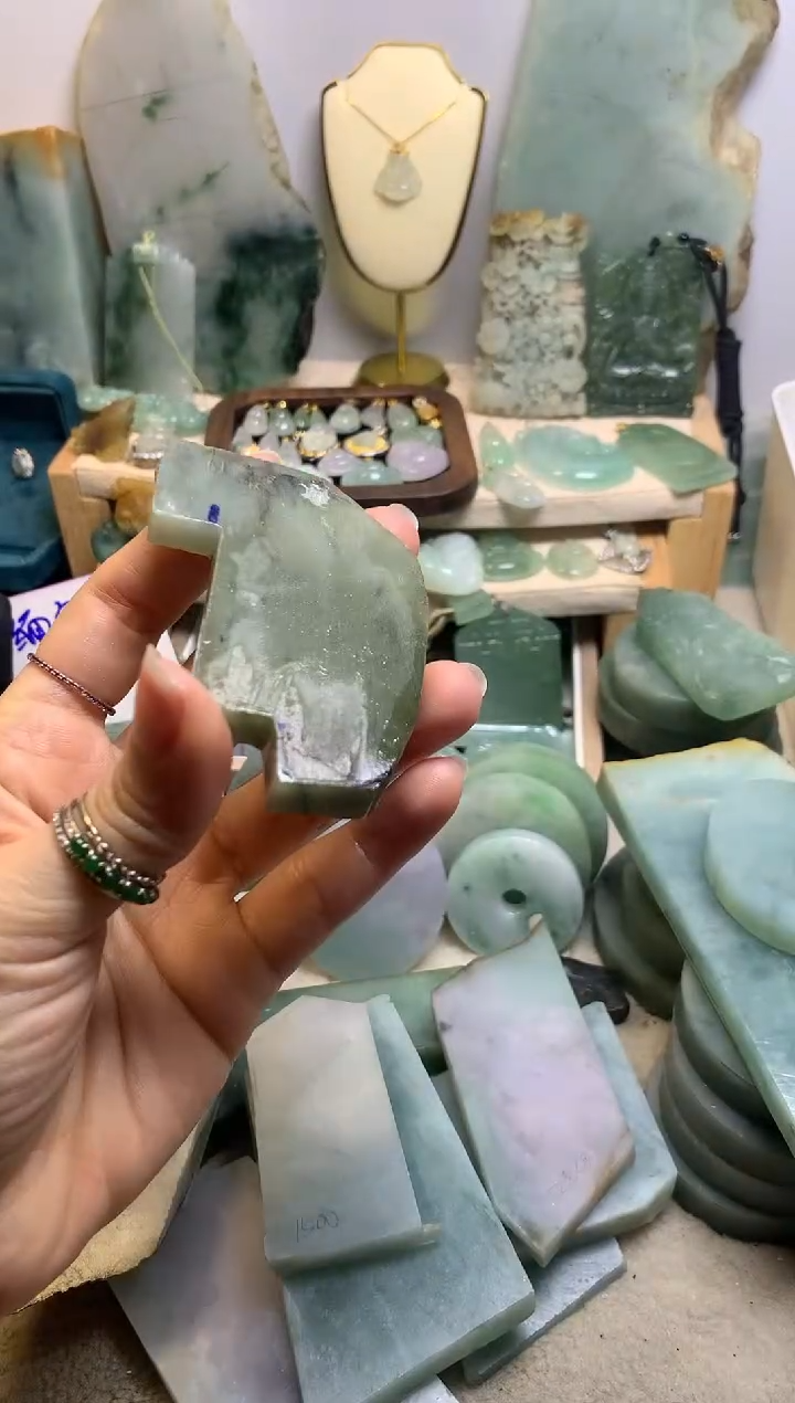 【闪购商品】翡翠挂件未镶嵌缅甸A货翡翠，没有运费险