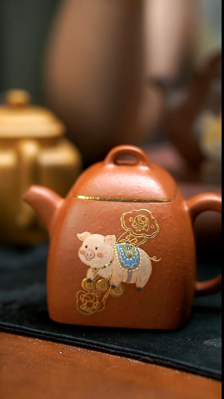 茶壶紫砂侧****周红泥秦权猪事如意壶