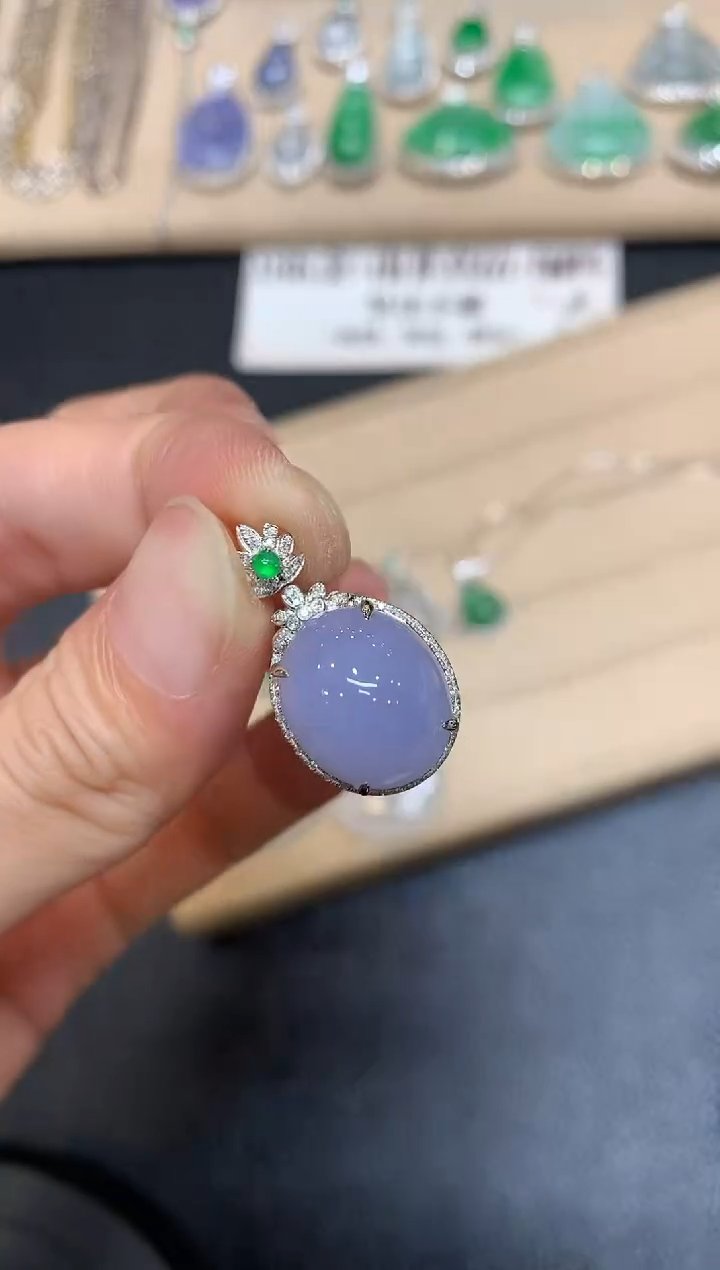 翡翠18K金镶嵌颈饰蛋面【无服务费】