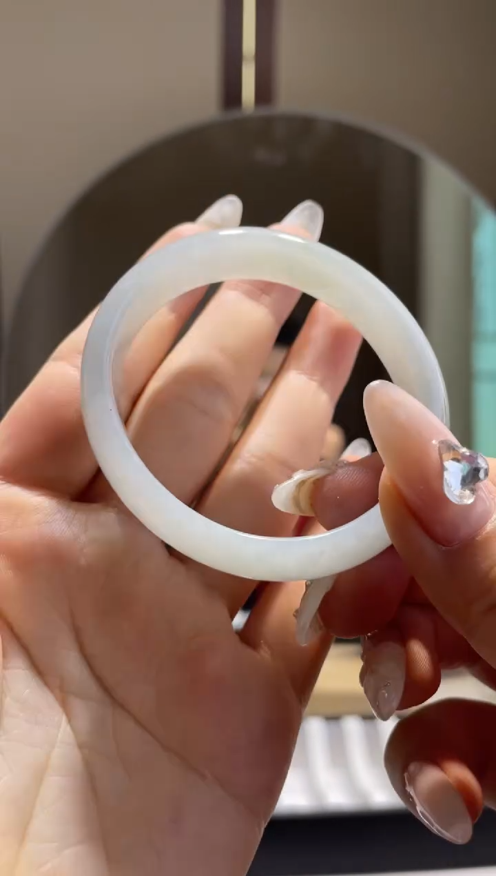 翡翠手镯（贵妃镯）未镶嵌手镯