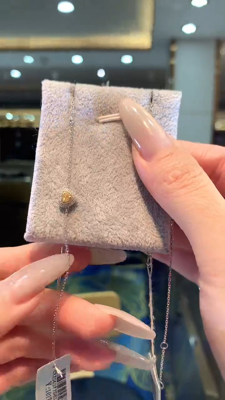 【闪购商品】钻石手链18K金镶嵌爱心手链多样性发一