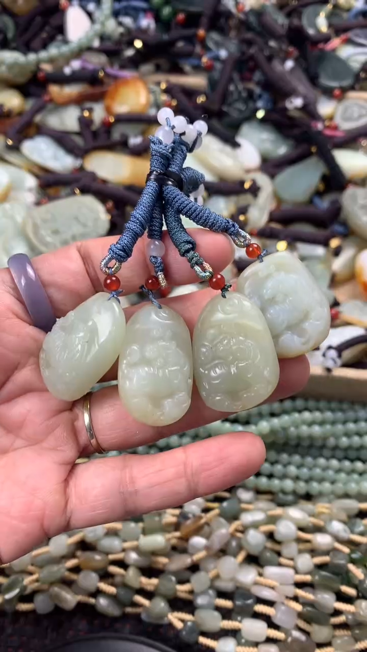 【闪购商品】和田玉颈饰未镶嵌多样性发货没有证书拍一发一有瑕