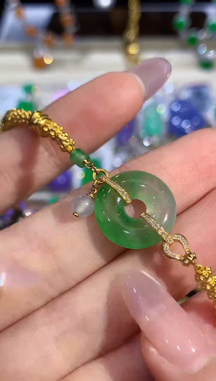 18K金镶嵌手链翡翠蓝*多样性发其一