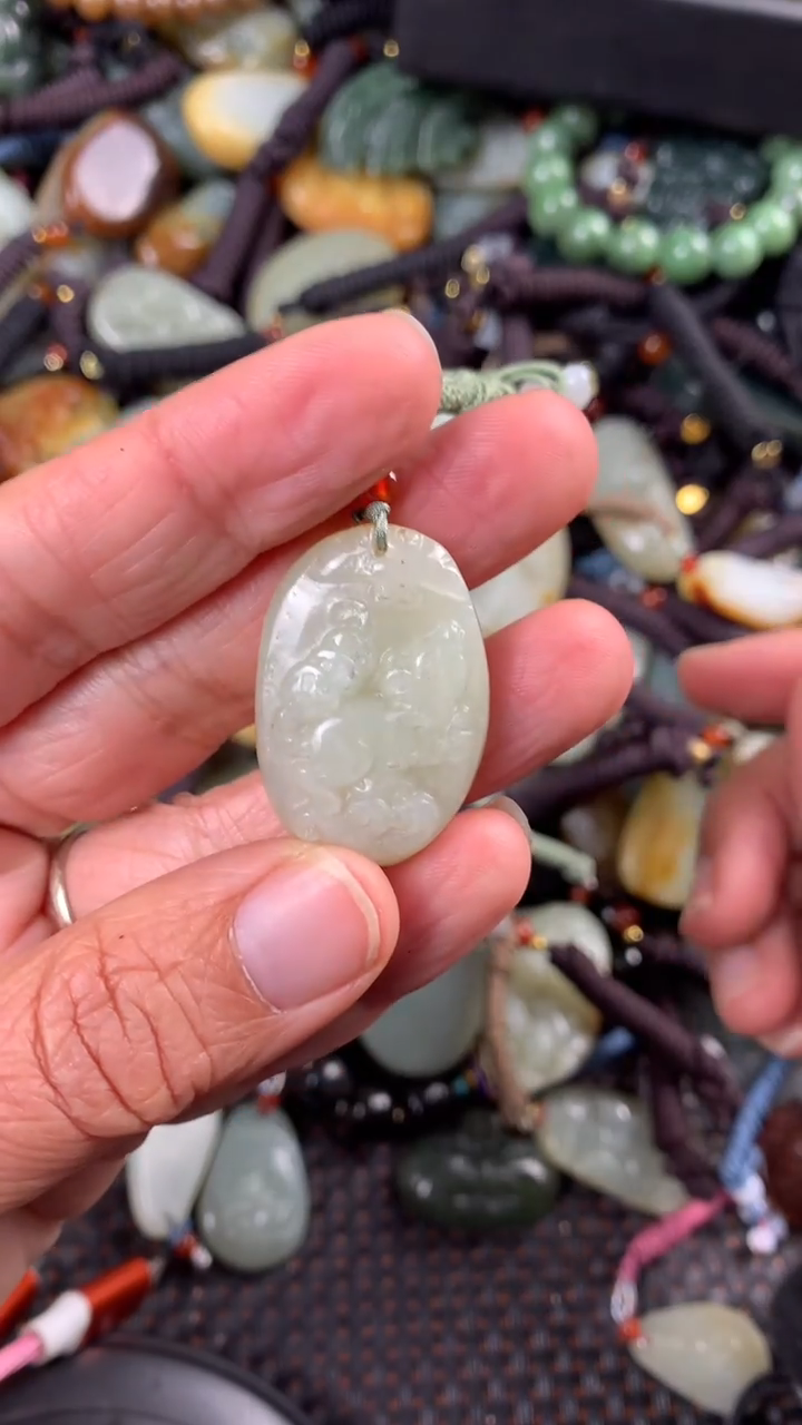 【闪购商品】和田玉颈饰未镶嵌多样性发货没有证书拍一发一有瑕