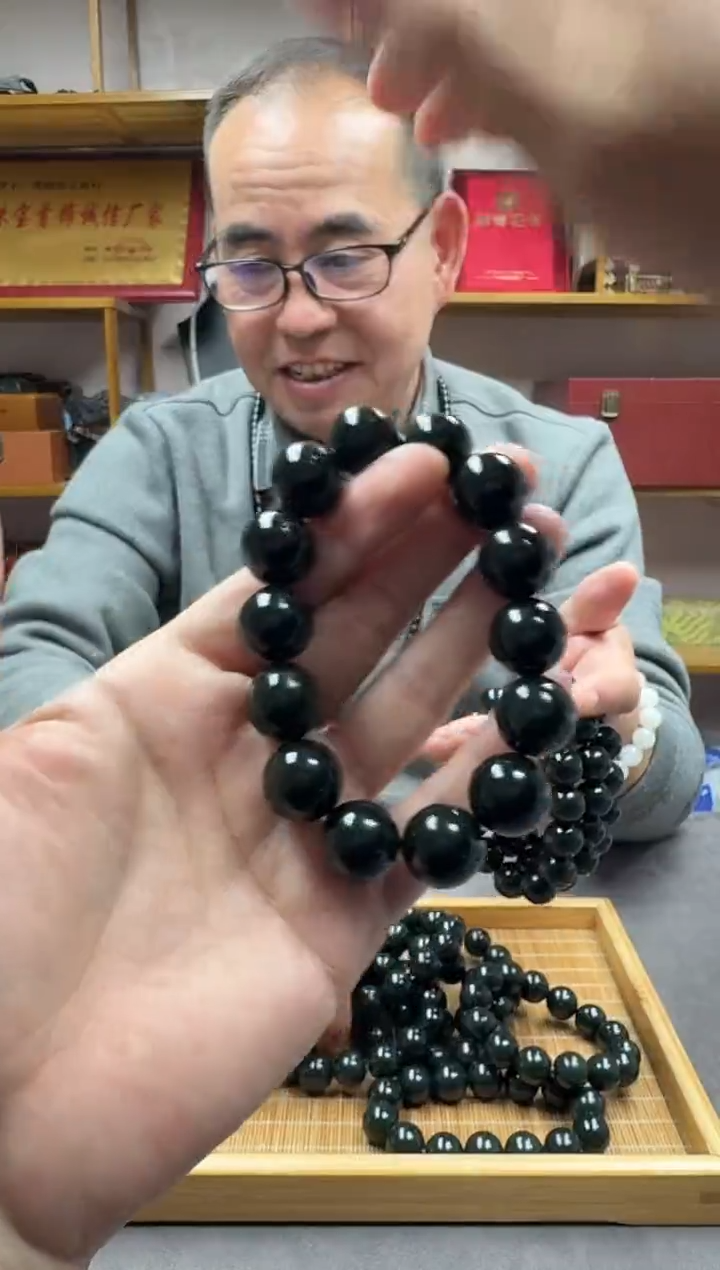 未镶嵌手链和田玉卡16库尔干黑青······