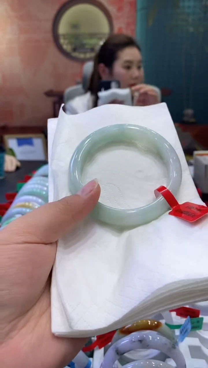【闪购商品】翡翠手镯未镶嵌多人0008130
