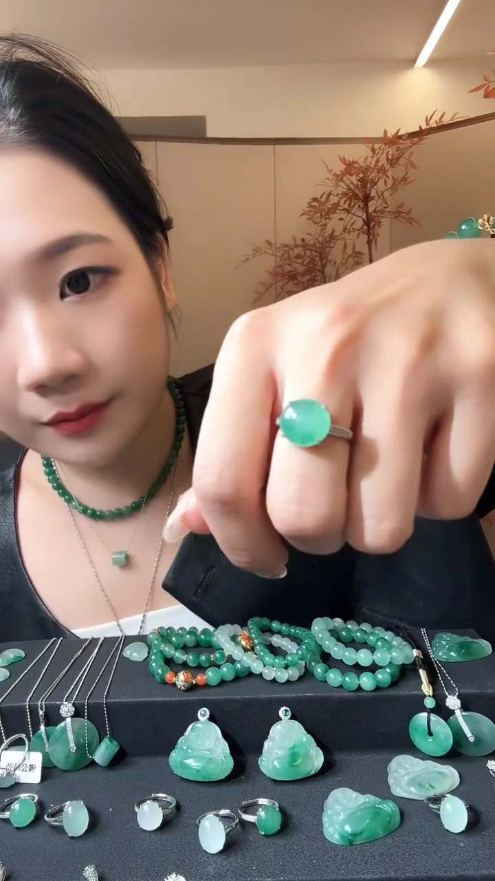 未镶嵌石英质玉（非洲翠）戒指非洲翠戒指（拍一发其一）