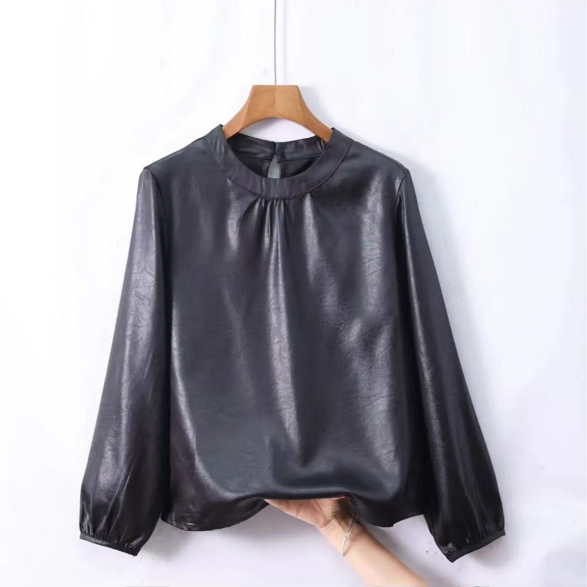 油皮老料小衫女士简约气质舒适女款宽松设计师小上衣