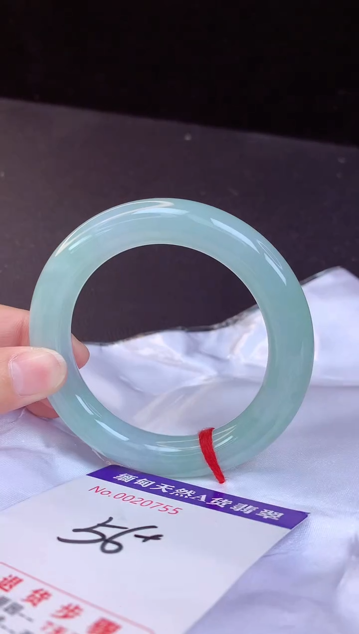 【闪购商品】翡翠手镯未镶嵌56+             