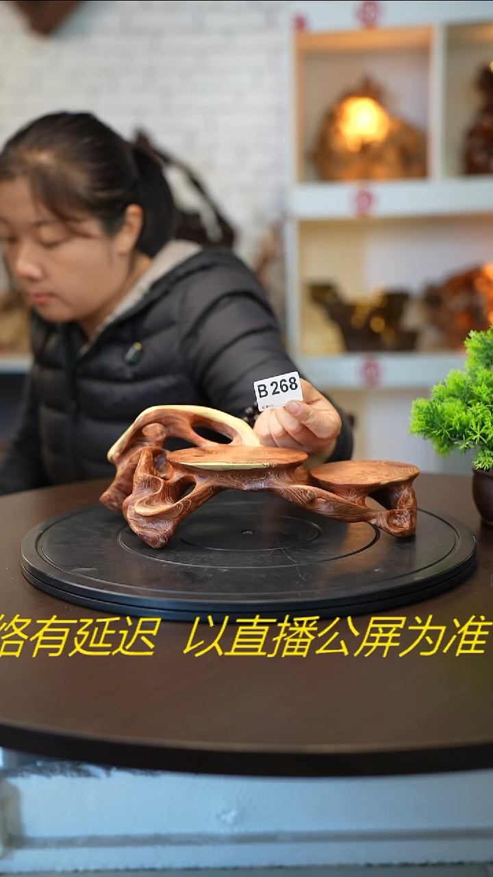 木木雕款军**下云南金丝红木摆台