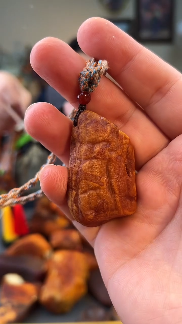 琥珀颈饰未镶嵌吊坠