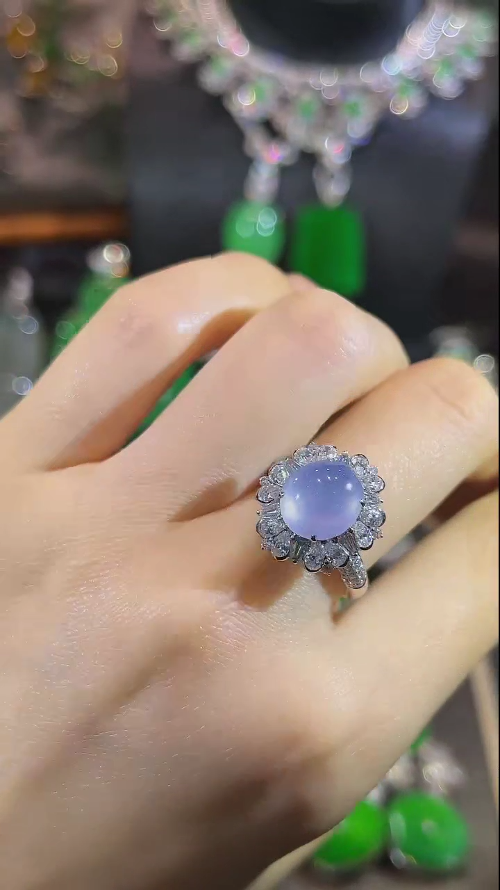 【闪购商品】翡翠戒指18K金镶嵌吊坠