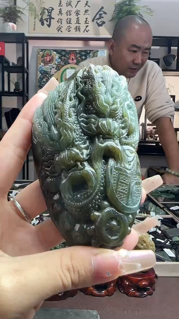 颈饰未镶嵌和田玉龍手把