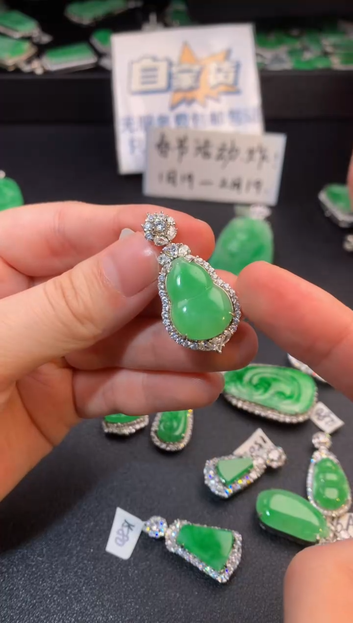 【闪购商品】翡翠颈饰银S925镶嵌翡翠