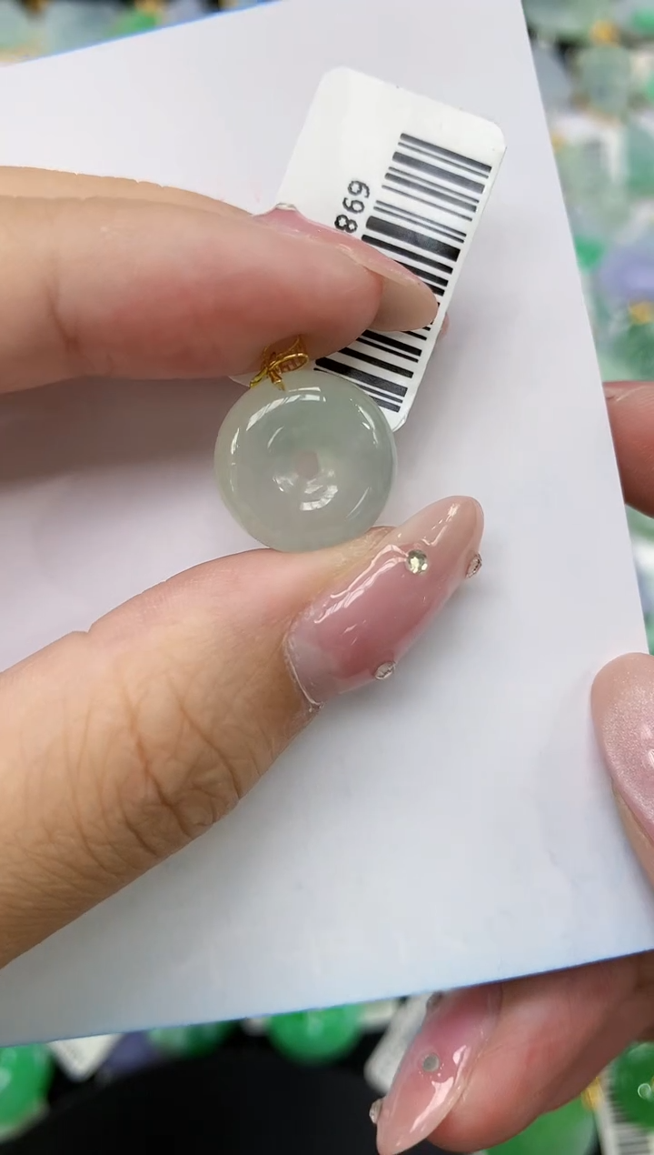 翡翠18K金镶嵌颈饰11111111111