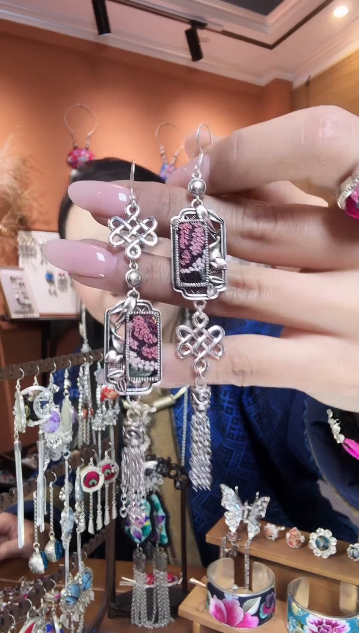 【闪购商品】刺绣纯手工耳环民族风