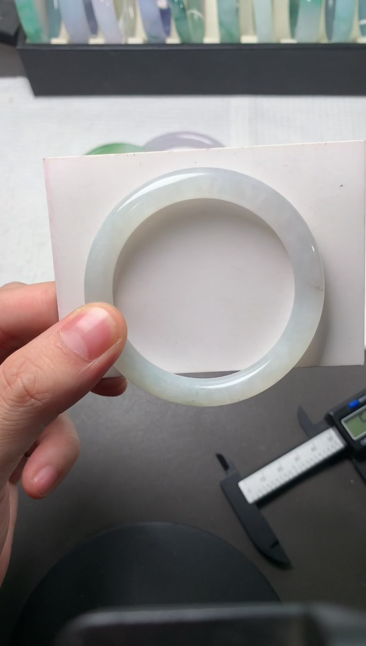 【闪购商品】翡翠手镯（圆镯）未镶嵌52.7*8.8*8.1