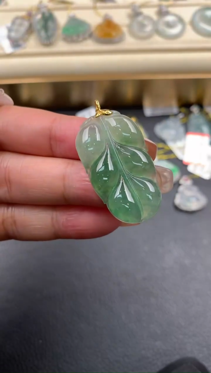 【闪购商品】翡翠颈饰18K金镶嵌A799        