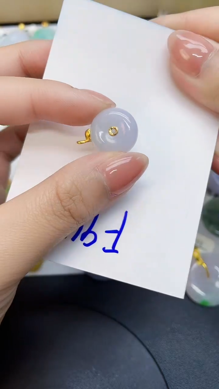 翡翠18K金镶嵌颈饰0000000000