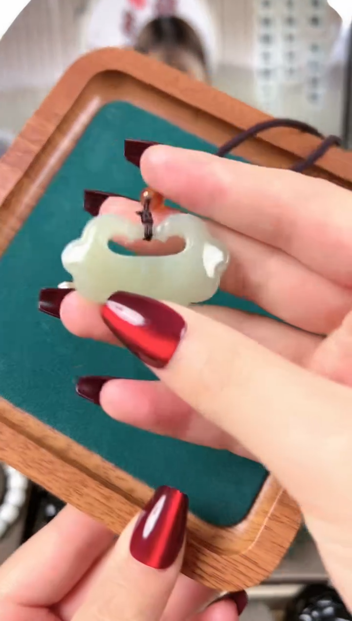 【闪购商品】和田玉颈饰未镶嵌如意锁吊坠