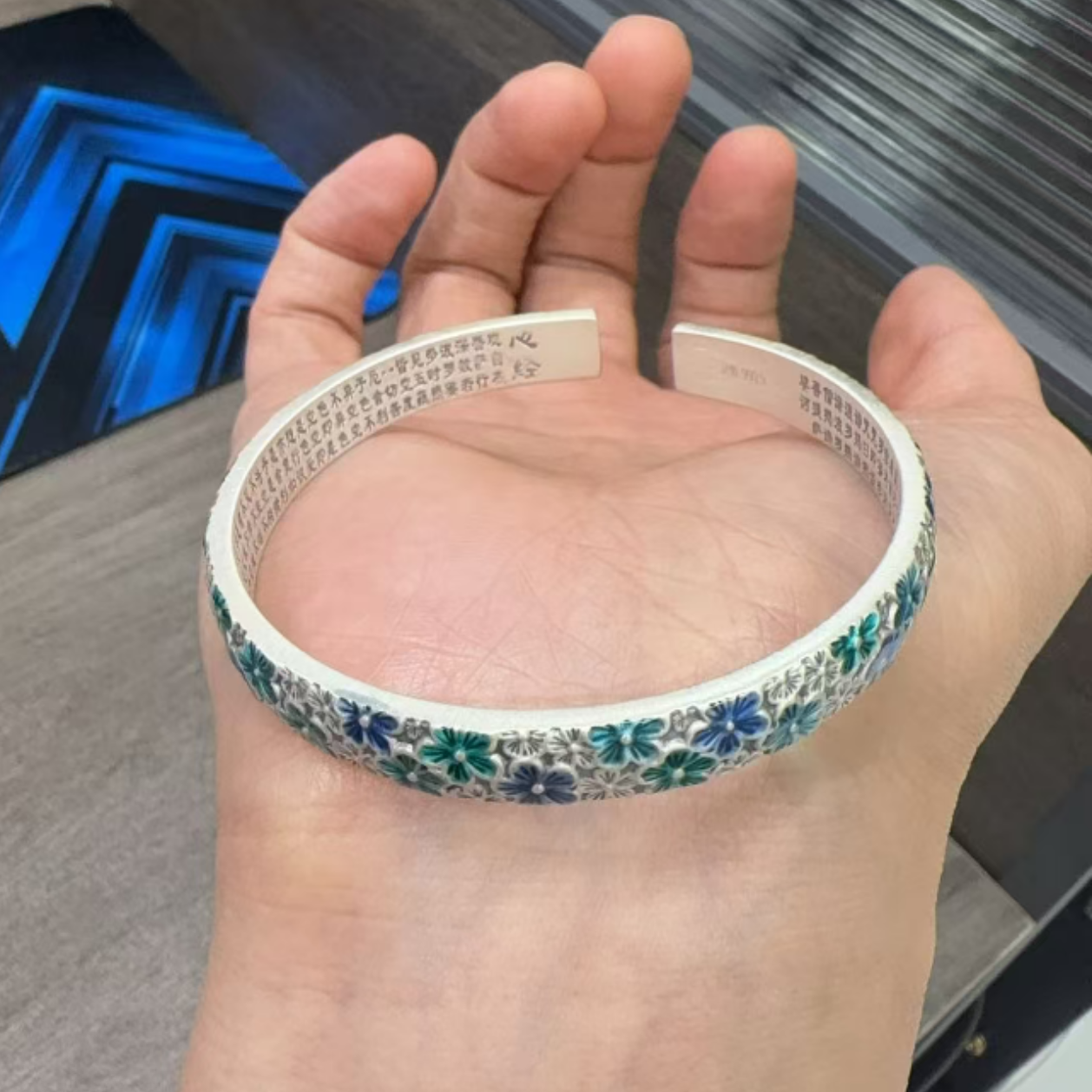 足银珐琅手镯 足银珐琅彩梅花心经开口手镯40g