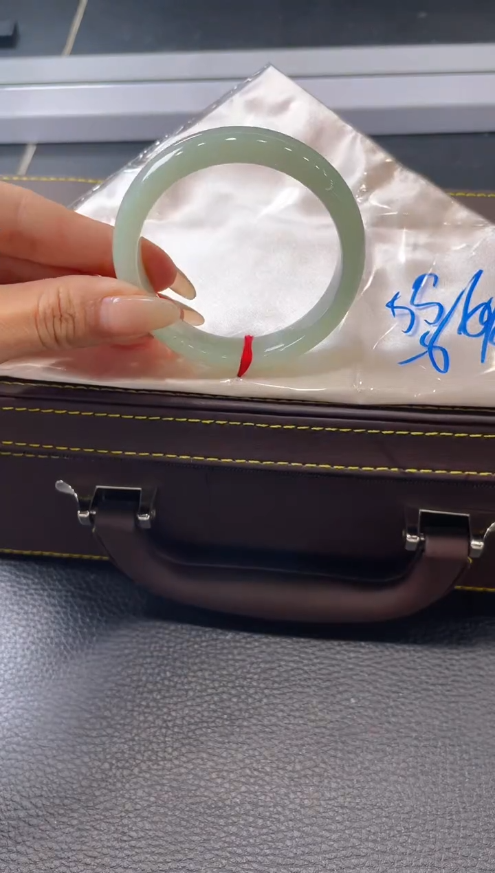 【闪购商品】翡翠手镯未镶嵌手镯