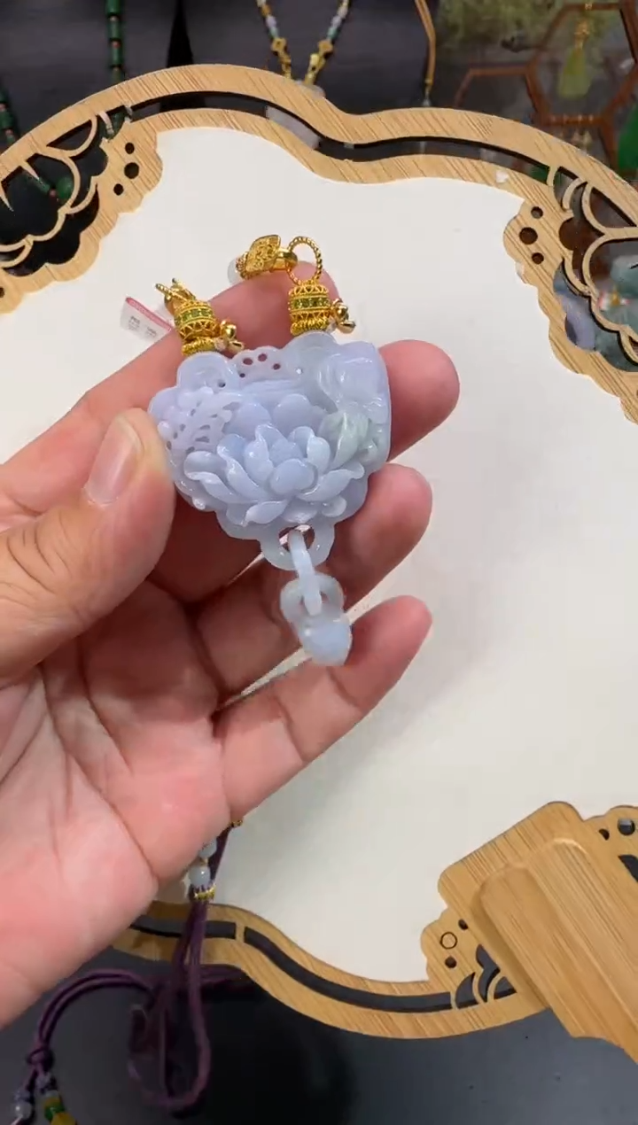 【闪购商品】翡翠颈饰未镶嵌牌子