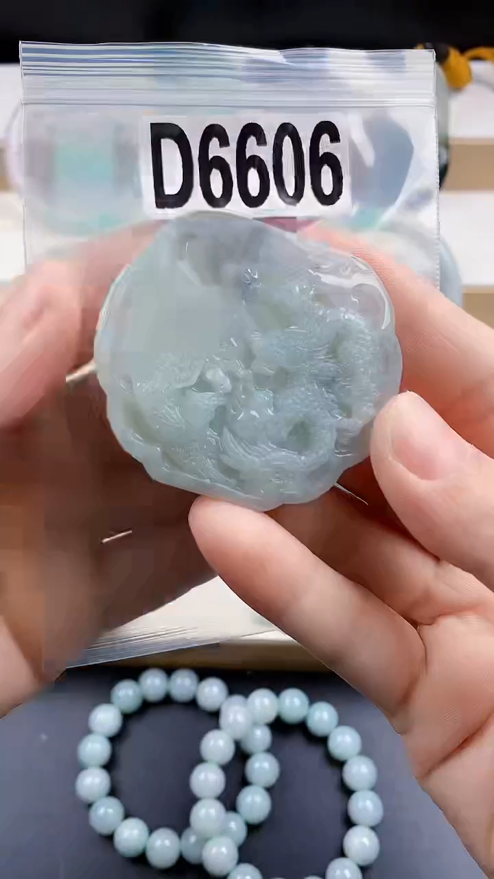 颈饰未镶嵌翡翠天然翡翠吊坠挂件